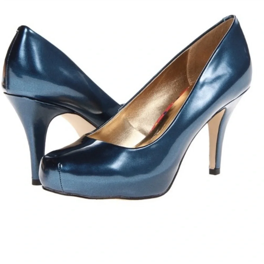 Madden Girl Blue Metallic Getta Pumps